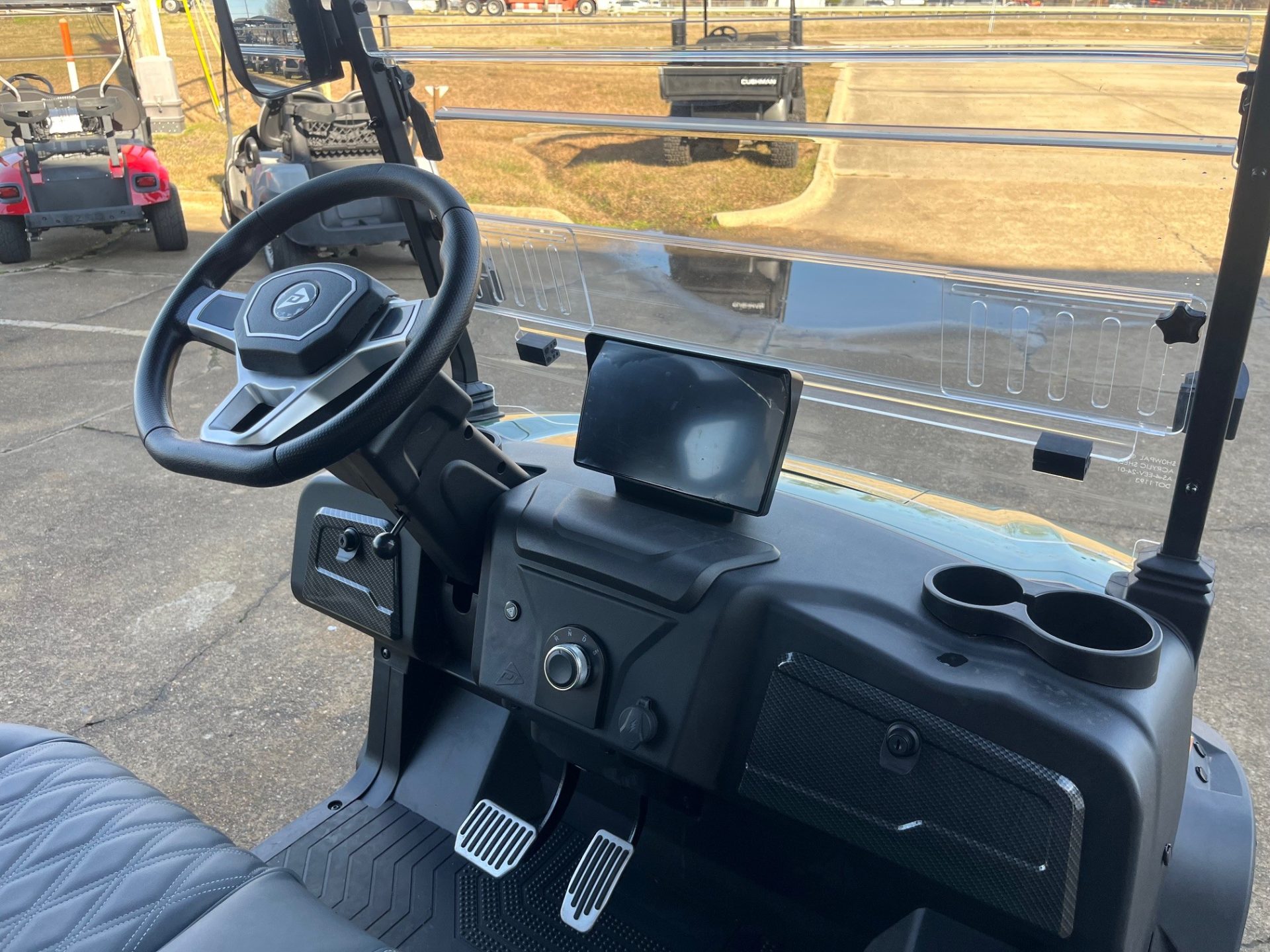 
								2025 Denago EV Nomad XL 4 Lifted full									