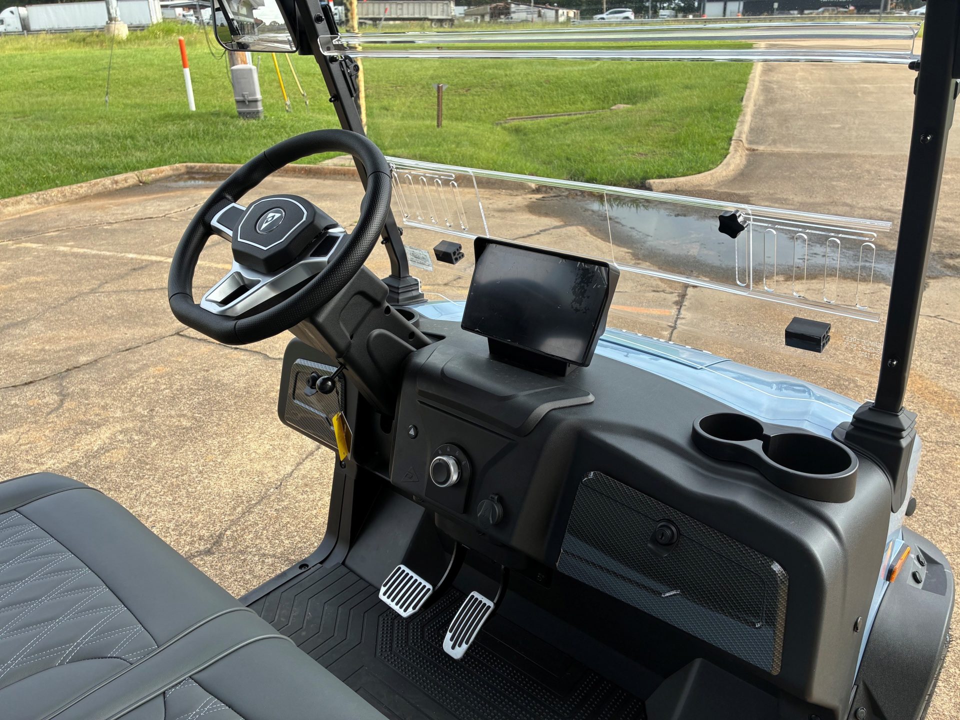 
								2026 Denago EV Rover XL full									